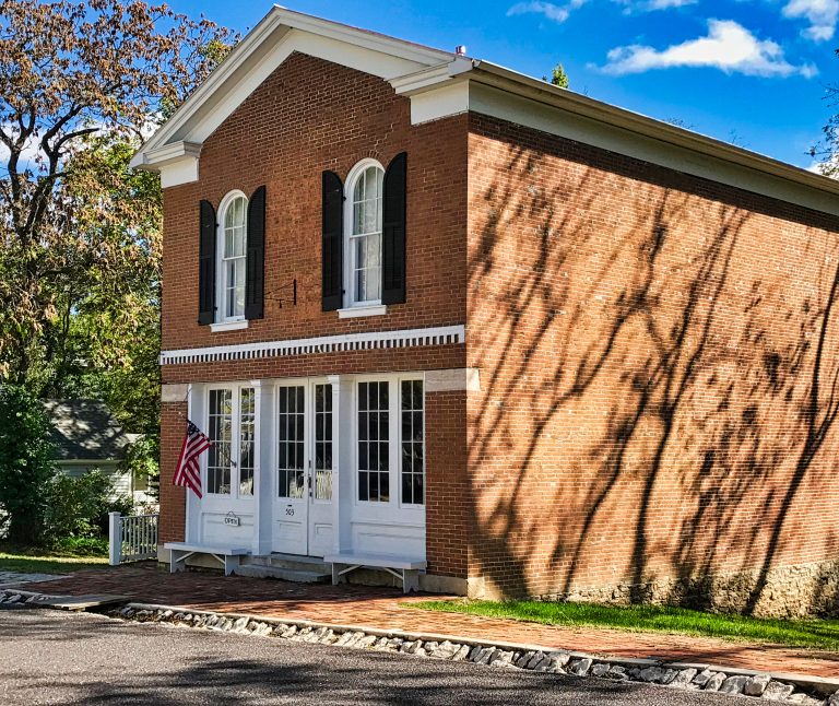 A TRIP TO HISTORIC ARROW ROCK, MISSOURI THE TRAVELING SENIORS